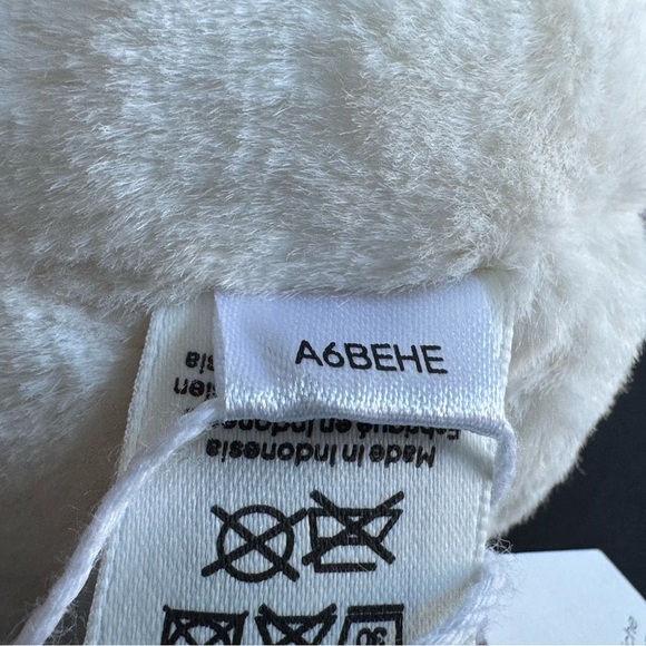 AUTHENTIC❗️New with Tags - Jellycat Heart Boiled Egg Valentine’s Day 2026! - Picture 9 of 11